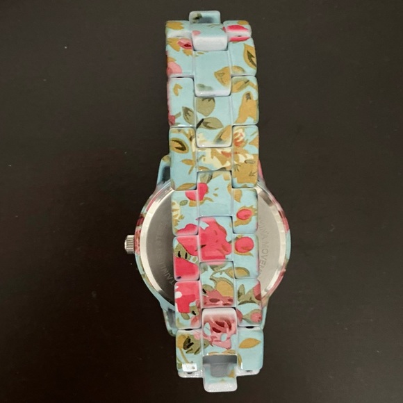 ✨Host Pick✨ Aeropostale Floral Watch - Picture 2 of 5